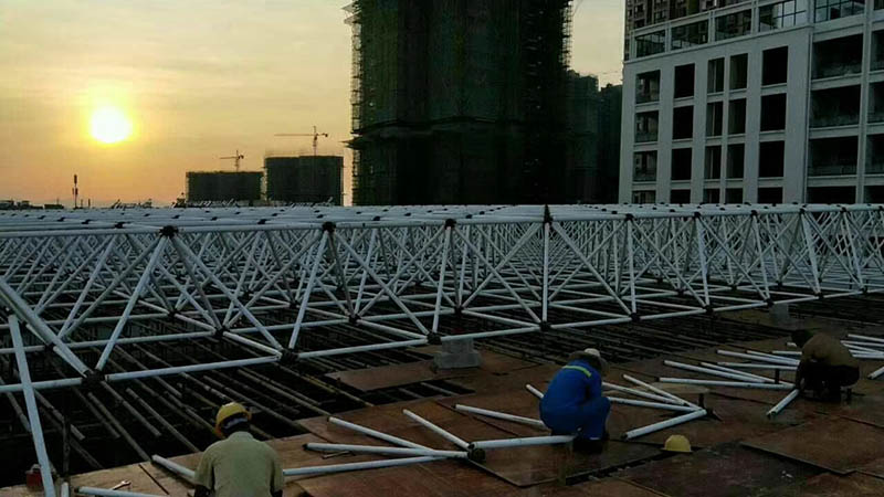 萧县螺栓球网架安装现场
